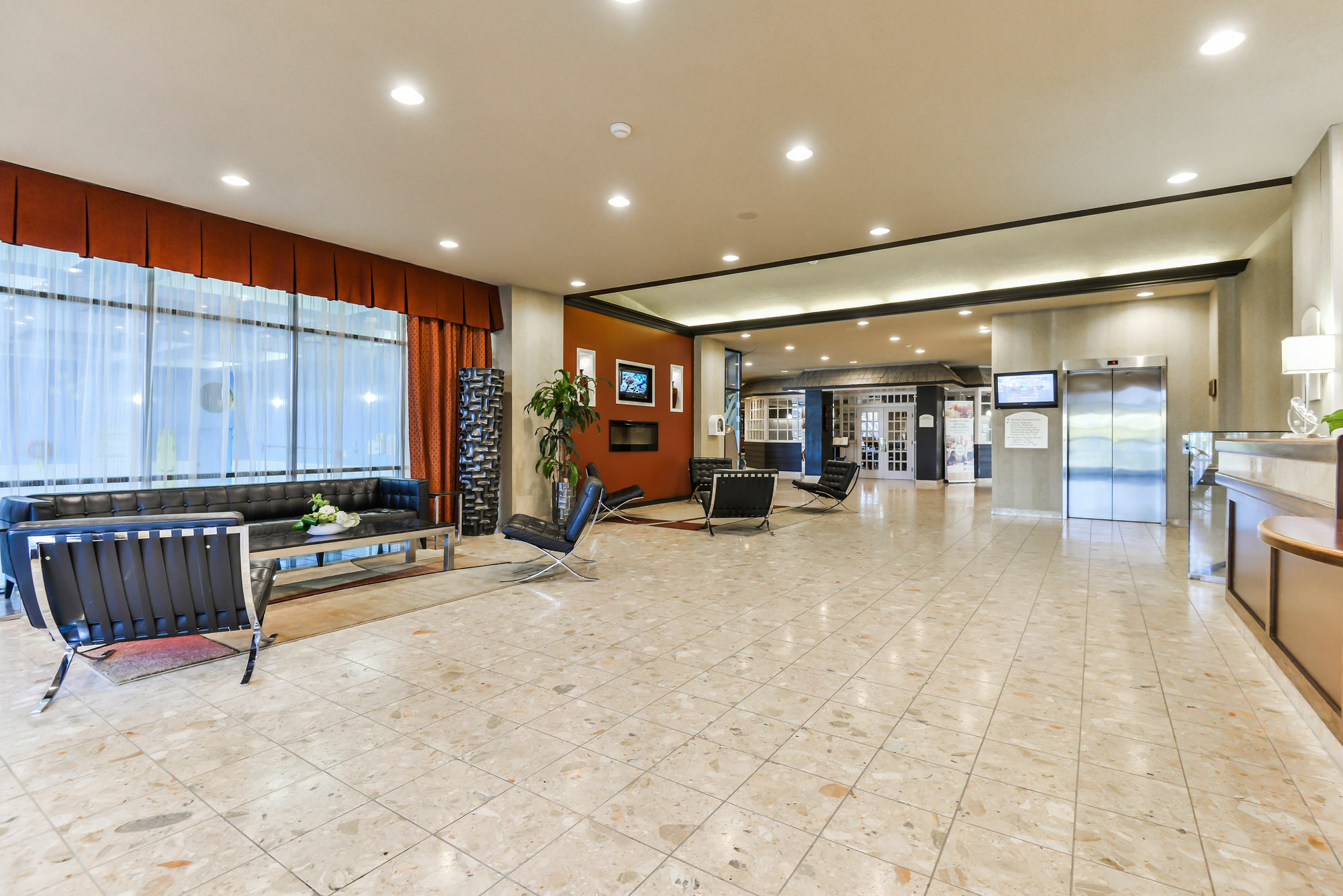 Doubletree By Hilton Kitchener Hotel Exterior photo