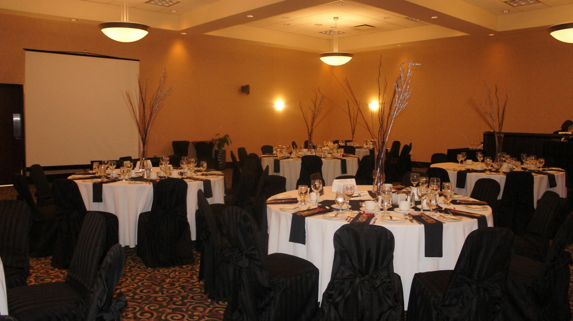 Doubletree By Hilton Kitchener Hotel Exterior photo
